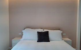 Lario Suite Apartments By Quokka 360 - With Parking Next To Como City