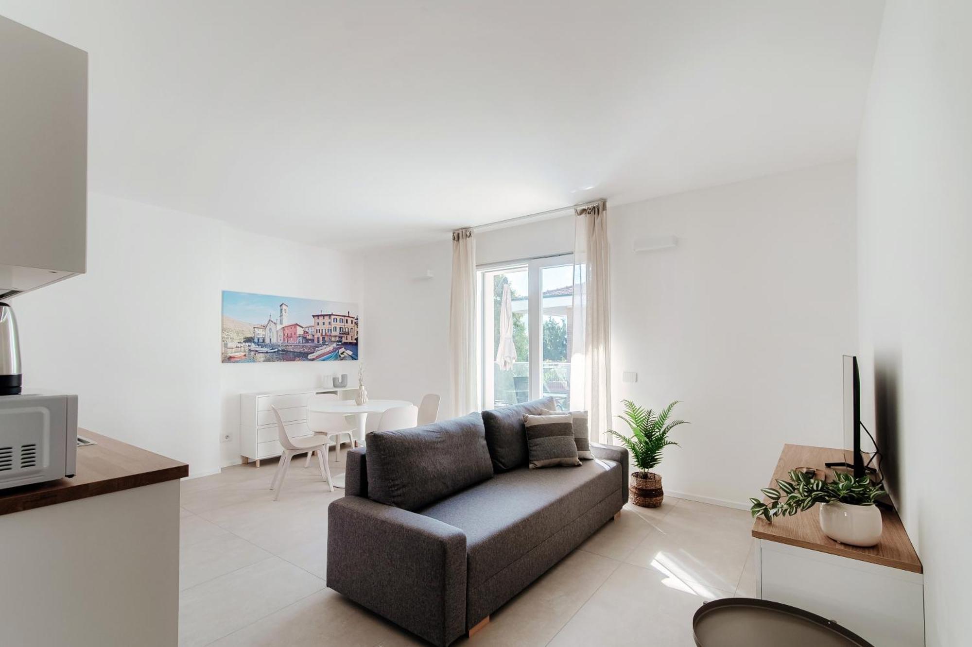 Lario Suite Apartments By Quokka 360 - With Parking Next To Como City Buitenkant foto