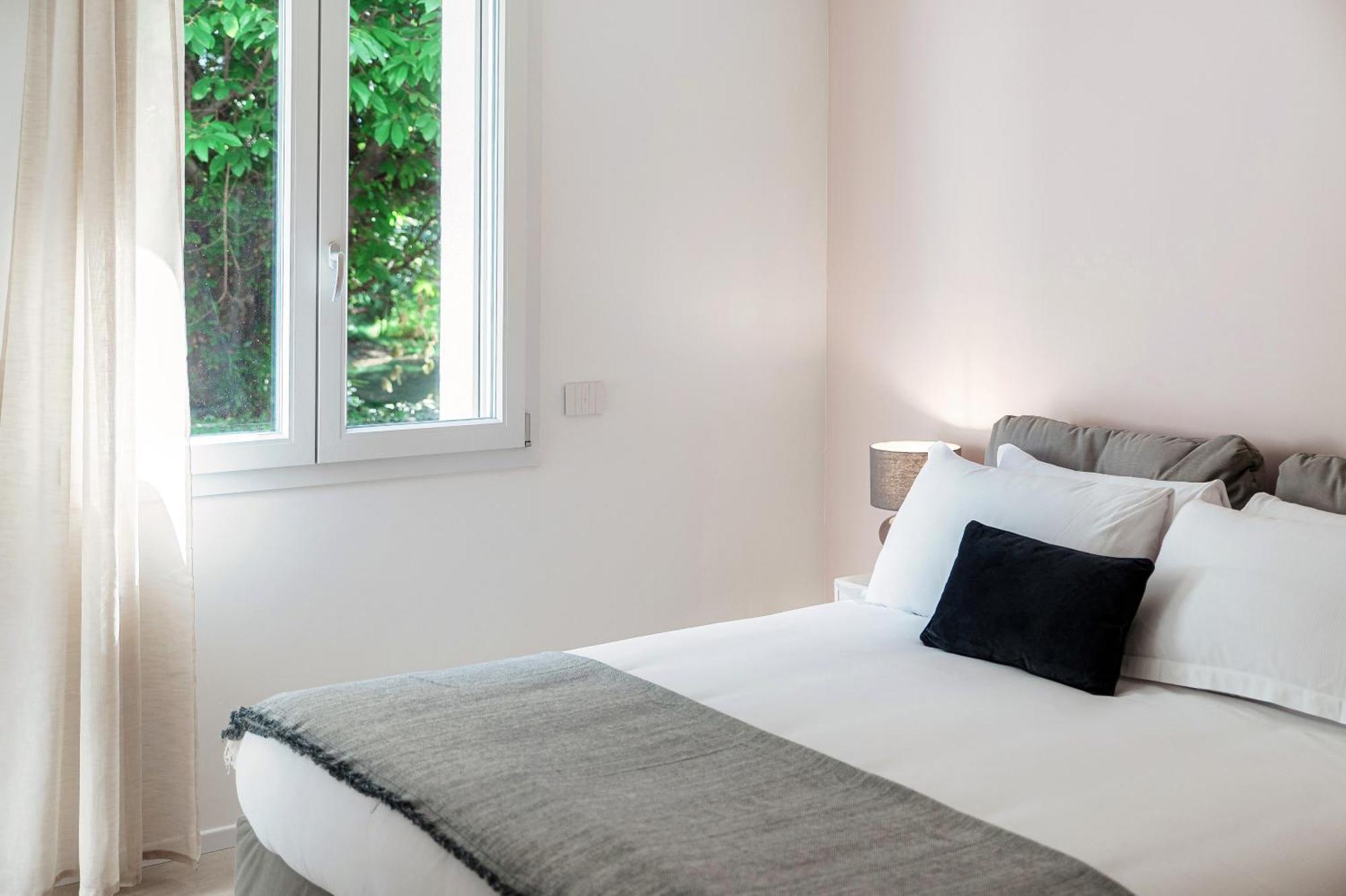 Lario Suite Apartments By Quokka 360 - With Parking Next To Como City Buitenkant foto