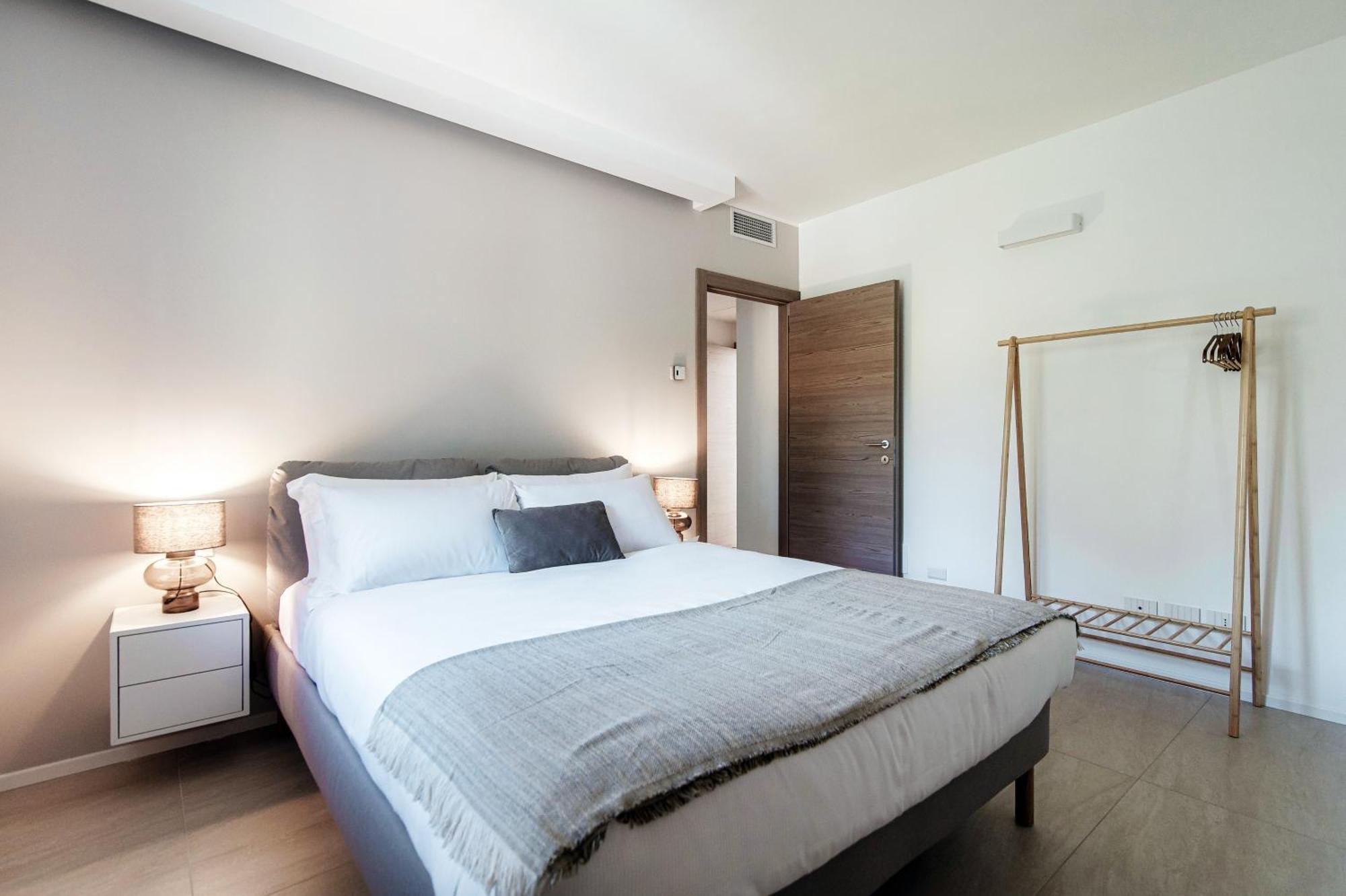 Lario Suite Apartments By Quokka 360 - With Parking Next To Como City Buitenkant foto