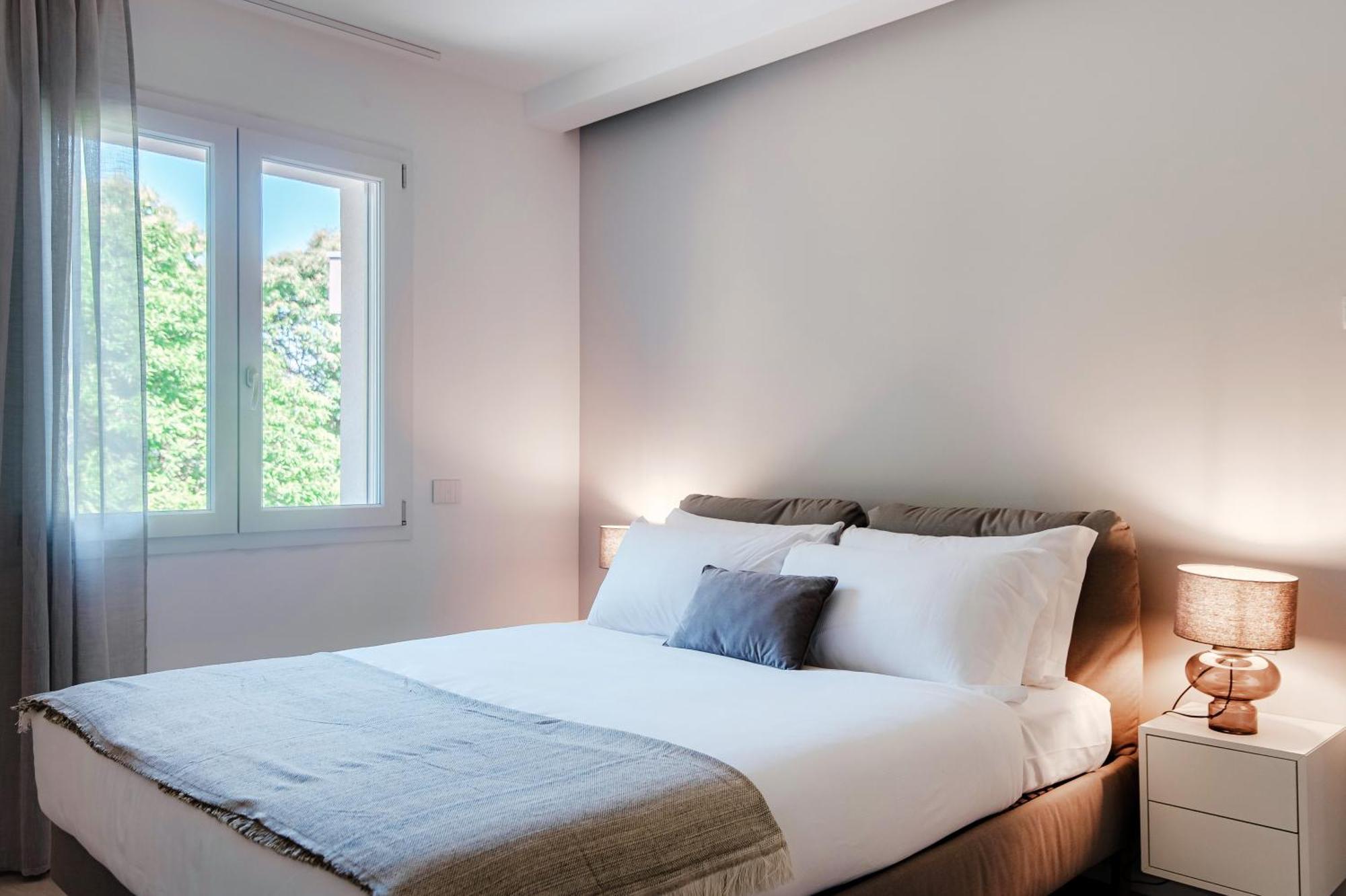 Lario Suite Apartments By Quokka 360 - With Parking Next To Como City Buitenkant foto
